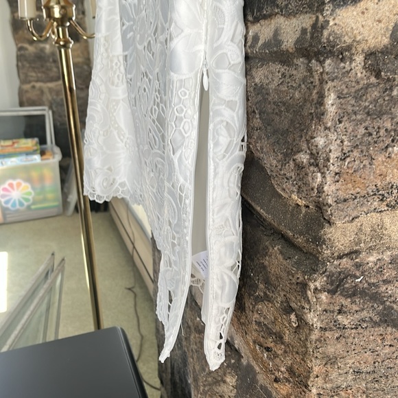 RSVP BY TALBOTS SIZE MP BEAUTIFUL WHITE SOFT LACE TOP - Picture 2 of 8